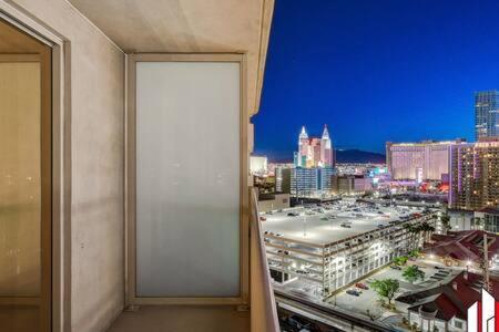 Mgm Signature-15-717 F1 Track & Strip View Balcony Las Vegas Ngoại thất bức ảnh