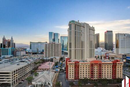 Mgm Signature-15-717 F1 Track & Strip View Balcony Las Vegas Ngoại thất bức ảnh